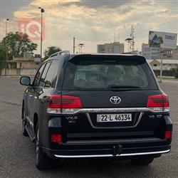 تۆیۆتا لاند کروزەر